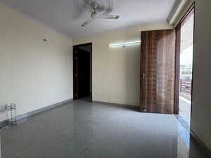 Room in 1 BHK Apartment at Chattarpur – for Rent
