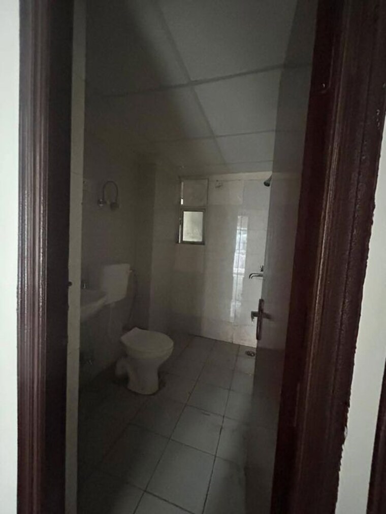 Bathroom, paramount-emotions 3 Bedroom 1380 Sq.Ft. Apartment In Sector 1 Greater Noida Greater Noida 10448176