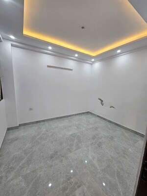 Room in 3 BHK Apartment at Chattarpur – for Rent