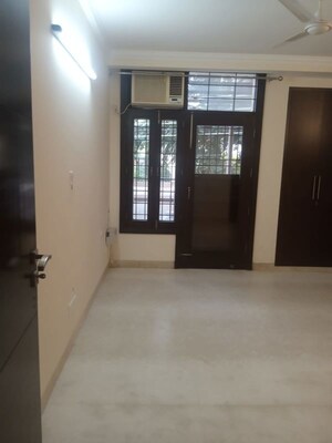 Room in 2 BHK Builder Floor at Lajpat Nagar I – for Rent