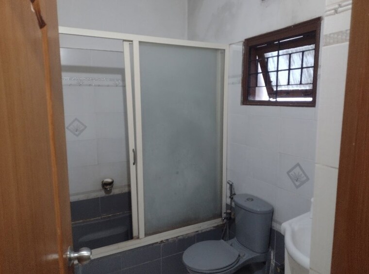Bathroom, janapriya-olive-county 5 Bedroom 400 Sq.Yd. Villa In Srirangavaram Hyderabad 10448243