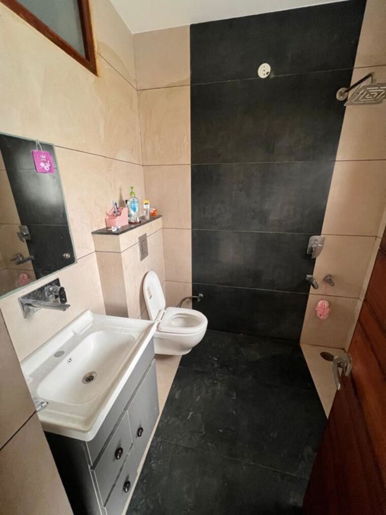 Bathroom, sector 66 b 3 Bedroom 2700 Sq.Ft. Builder Floor In Sector 66 B Mohali 10448245