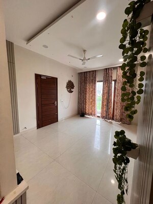 Room in 3 BHK Builder Floor at Sector 66 B – for Rent