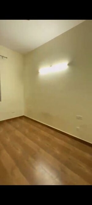 Room in 3 BHK Apartment at Shalimar Mannat, Faizabad Road – for Rent