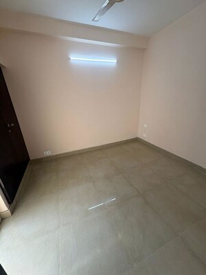 Room in 1 BHK Apartment at Amrapali Dream Valley – for Rent