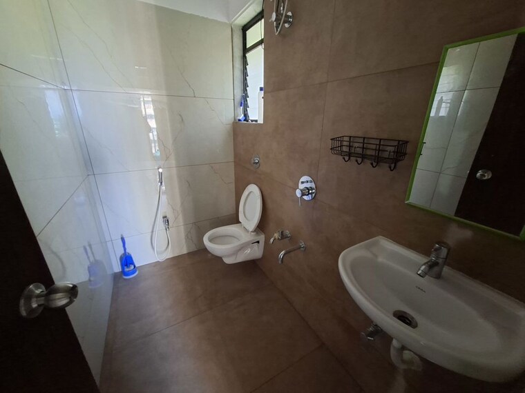 Bathroom, shree-niyati-lake-crown 1 Bedroom 750 Sq.Ft. Apartment In Mogharpada Thane 10448296