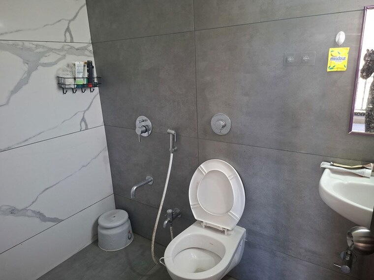 Bathroom, shree-niyati-lake-crown 1 Bedroom 750 Sq.Ft. Apartment In Mogharpada Thane 10448296