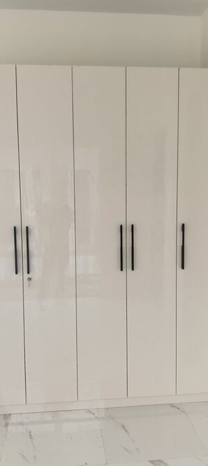 Building Lobby in 2.5 BHK Builder Floor at Smart World Gems, Sector 89 – for Rent