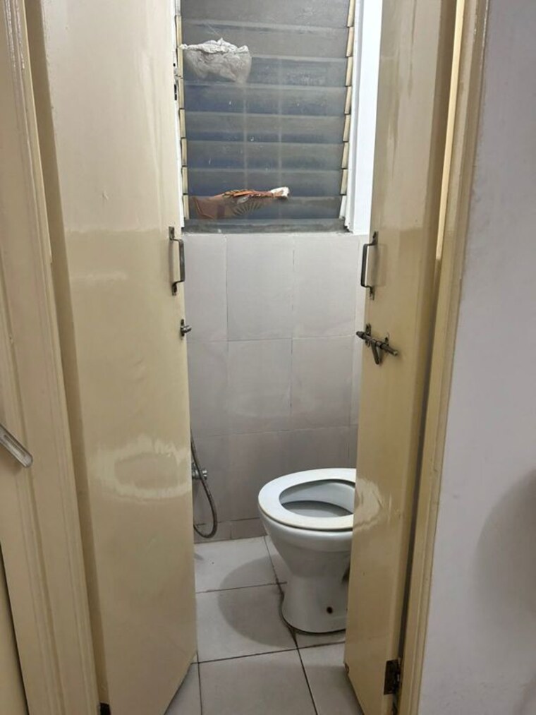 Bathroom, golden-nest-kalyani-nagar 2 Bedroom 850 Sq.Ft. Apartment In Kalyani Nagar Pune 10448341