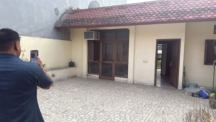 Exterior View, east of kailash 2 Bedroom 1300 Sq.Ft. Builder Floor In East Of Kailash Delhi 10448349