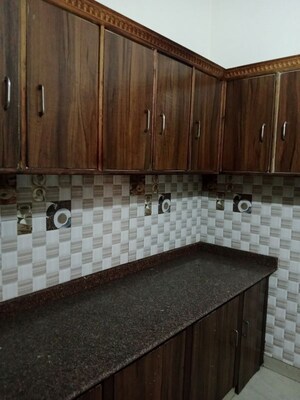 Kitchen in 2.5 BHK Builder Floor at Sector 25 Phase 1 – for Rent
