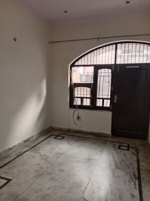 Room in 2 BHK Builder Floor at Sector 25 Phase 1 – for Rent
