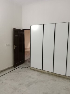 2 BHK Builder Floor For Rent in Sector 25 Phase 1