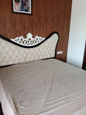 Bedroom in 3 BHK Builder Floor at Tdi City – for Rent