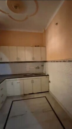 2 BHK + Pooja Room Independent House For Rent in Sector 9