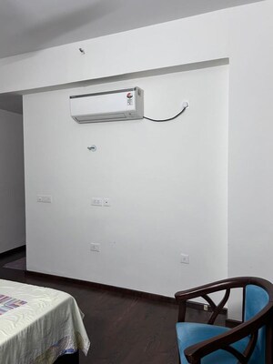 Furnished Amenities in 3 BHK Apartment at Ramprastha Primera, Sector 37d – for Rent