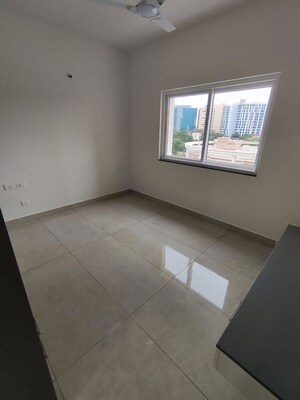 Room in 3.5 BHK Apartment at Prestige Waterford, Whitefield – for Rent