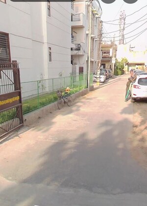 Parking in 2.5 BHK Independent House at Sector 21d – for Sale