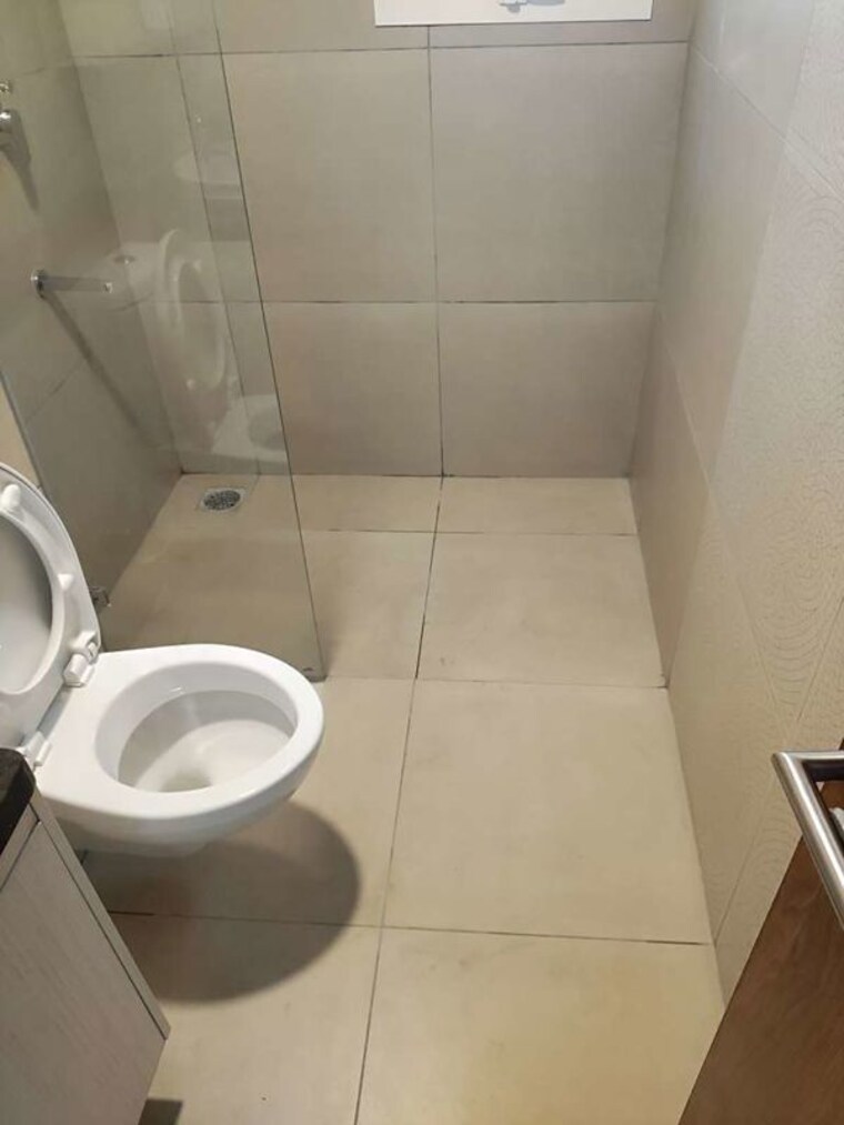 Bathroom, prestige-waterford 3.5 Bedroom 2220 Sq.Ft. Apartment In Whitefield Bangalore 10448429