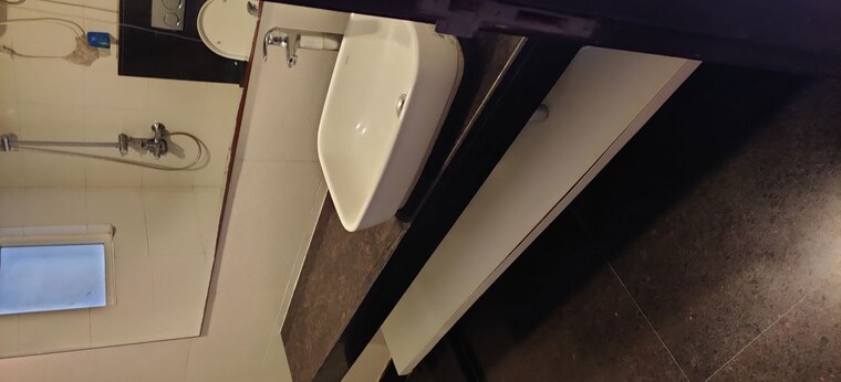 Bathroom, aba-cleo-county 3.5 Bedroom 2070 Sq.Ft. Apartment In Sector 121 Noida 10448433