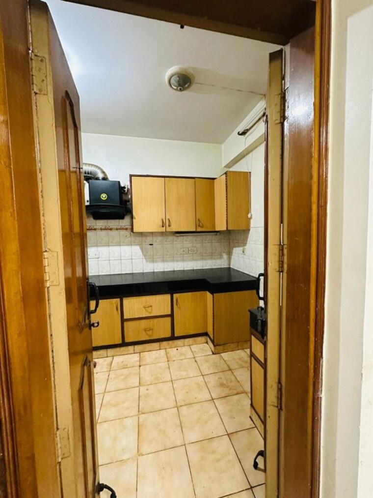 Bathroom, mayur vihar 3 Bedroom 1450 Sq.Ft. Apartment In Mayur Vihar Delhi 10448446
