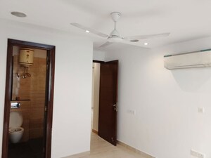 Room in 3 BHK Apartment at Umang Winter Hills, Sector 77 – for Sale