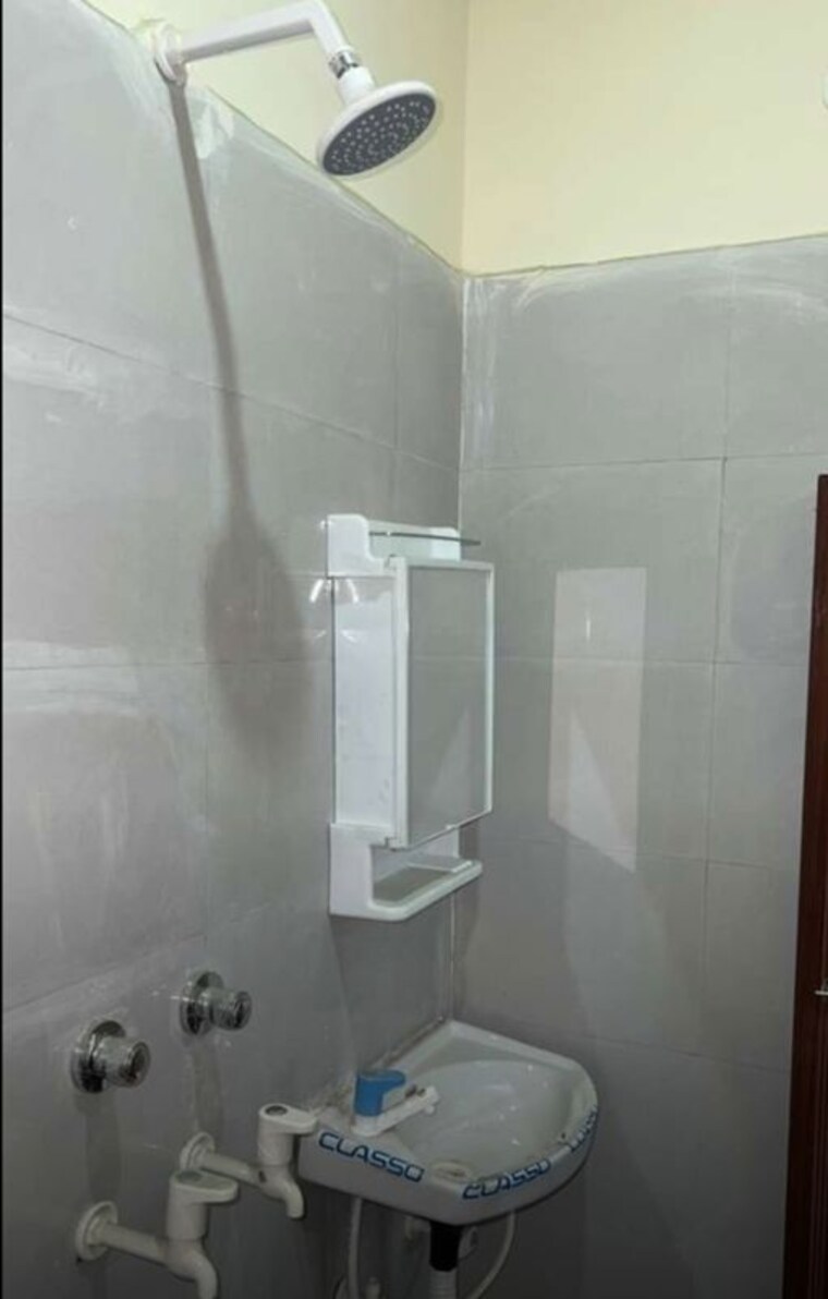 Bathroom, beta ii greater noida 1 RK 400 Sq.Ft. Builder Floor In Beta Ii Greater Noida Greater Noida 10448492