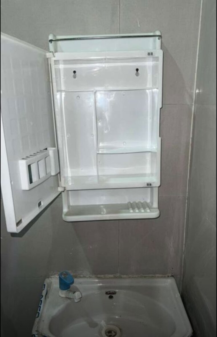 Bathroom, beta ii greater noida 1 RK 400 Sq.Ft. Builder Floor In Beta Ii Greater Noida Greater Noida 10448492