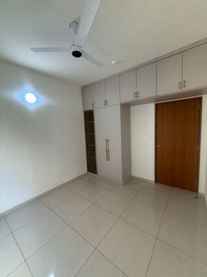Room in 2 BHK Apartment at Sobha Dream Gardens, Thanisandra Main Road – for Rent