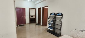 Room in 2 BHK Apartment at Gaur 14th Avenue High Street, Sector 16c Greater Noida – for Rent
