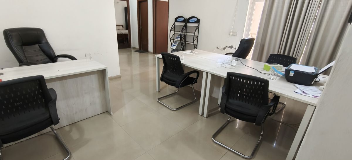 2 BHK + Basement 1060 Sq.Ft. Apartment in Gaur 14th Avenue High Street
