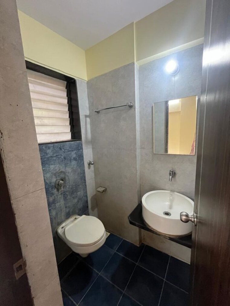 Bathroom, sudarshan-sky-garden 2 Bedroom 655 Sq.Ft. Apartment In Ghodbunder Road Thane 10448514