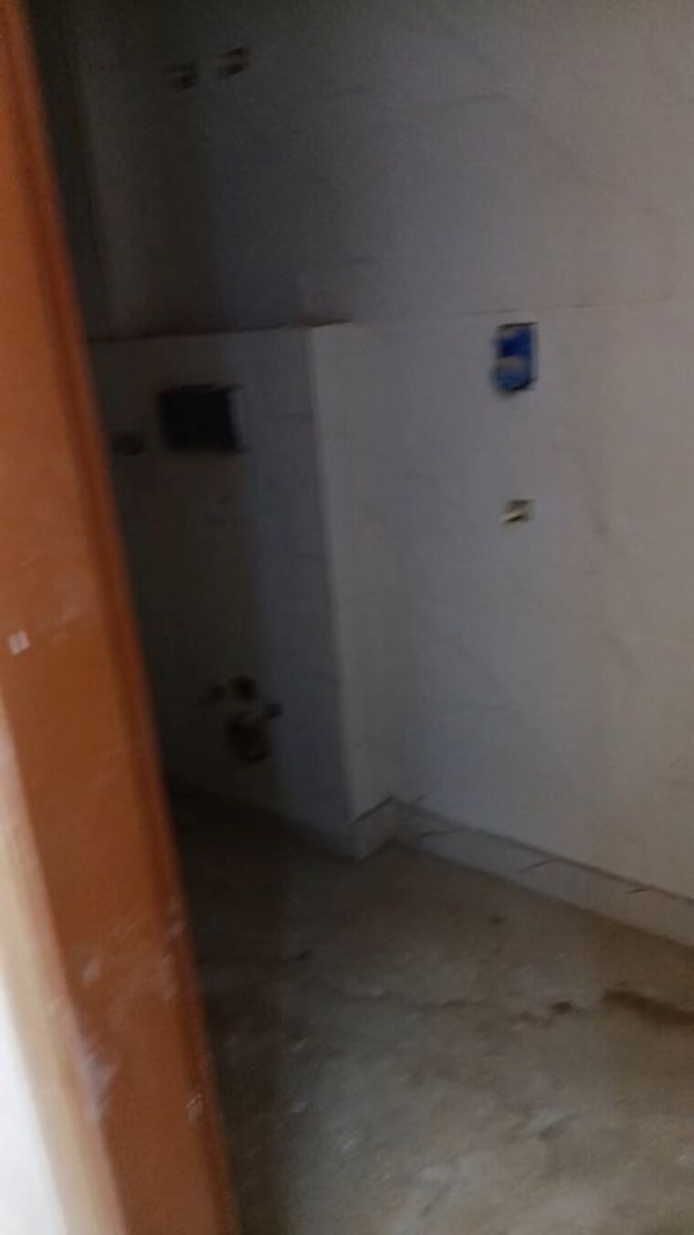 Other, sector 15 dwarka 4 Bedroom 180 Sq.Yd. Builder Floor In Sector 15 Dwarka Delhi 10448422