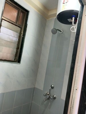 Bathroom in 1 BHK Apartment at Sector 14 Dwarka – for Rent