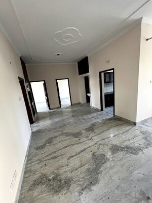 Room in 3 BHK Apartment at Sector 48 – for Rent
