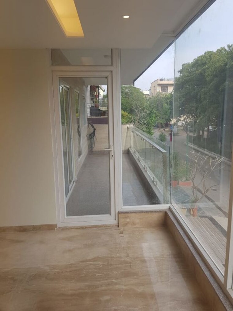 Balcony, suncity 4 Bedroom 4000 Sq.Ft. Builder Floor In Suncity Gurgaon 10448584
