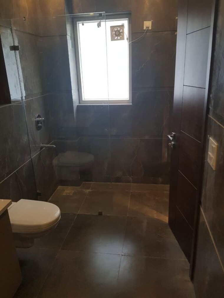 Bathroom, suncity 4 Bedroom 4000 Sq.Ft. Builder Floor In Suncity Gurgaon 10448584