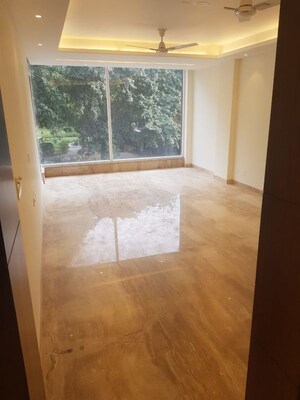 Master Bedroom in 4 BHK Builder Floor at Suncity – for Rent