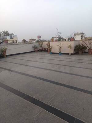 Parking in 3 BHK Builder Floor at Saket – for Rent