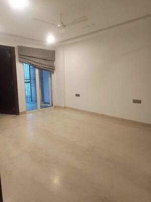 Room in 3 BHK Builder Floor at Saket – for Rent