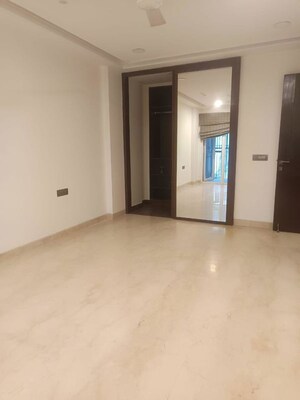 Room in 3 BHK Builder Floor at Saket – for Rent