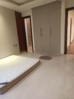 Room in 3 BHK Builder Floor at Saket – for Rent