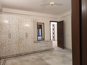 Room in 3 BHK Builder Floor at Greater Kailash I – for Rent