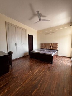 2 BHK + Servant Room Builder Floor For Rent in Lucky The Palm Valley