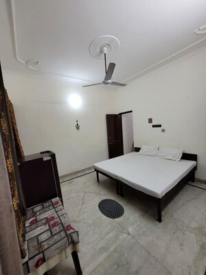 Team Area in 1.5 BHK Builder Floor at Islampur – for Rent