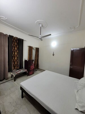 Bedroom in 1.5 BHK Builder Floor at Islampur – for Rent