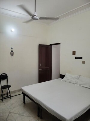 Team Area in 1.5 BHK Builder Floor at Islampur – for Rent