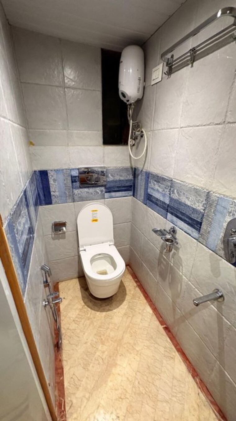 Bathroom, churchgate-mansion 2 Bedroom 900 Sq.Ft. Apartment In Churchgate Mumbai 10448709