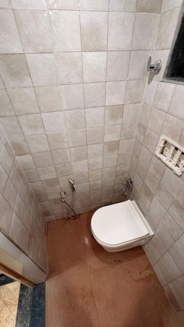 Bathroom, churchgate-mansion 2 Bedroom 900 Sq.Ft. Apartment In Churchgate Mumbai 10448709