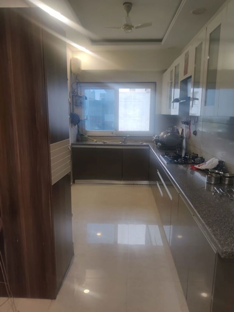 Kitchen, vipul-world-floors 3 Bedroom 240 Sq.Yd. Builder Floor In Sector 48 Gurgaon 10448707